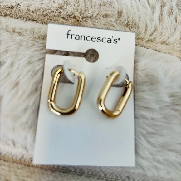 Tatianna Basic Oblong Hoop Earrings - Picture 3 of 4